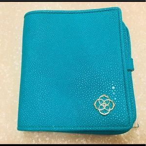 Kendra Scott travel case